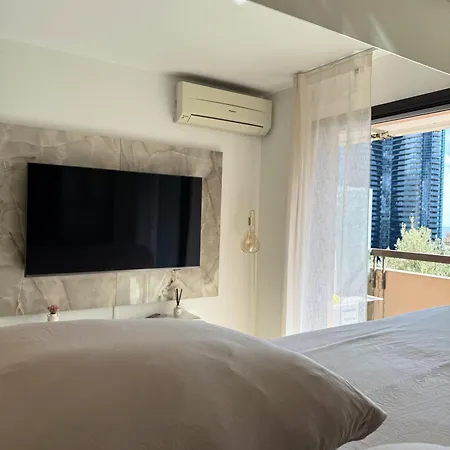 Апартаменты De Luxe Portes De - Vue - Piscine - Wifi *