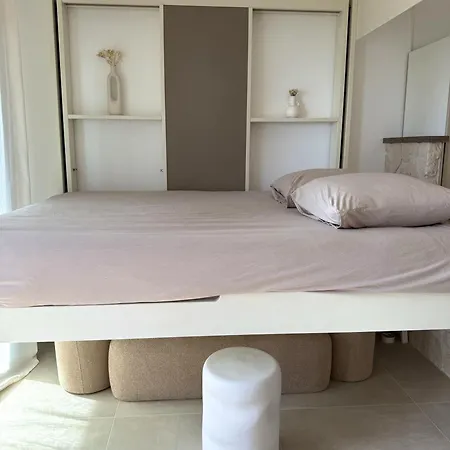De Luxe Portes De - Vue - Piscine - Wifi Appartement