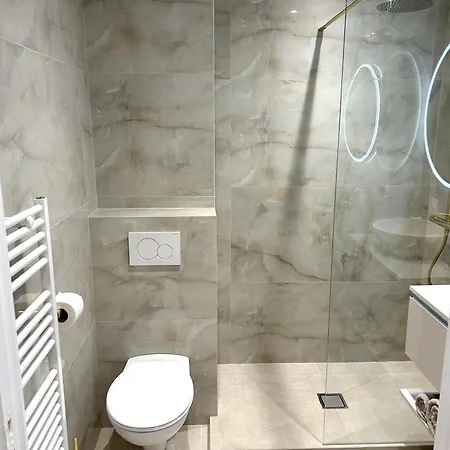 De Luxe Portes De - Vue - Piscine - Wifi Appartement