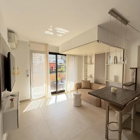 アパート De Luxe Portes De - Vue - Piscine - Wifi