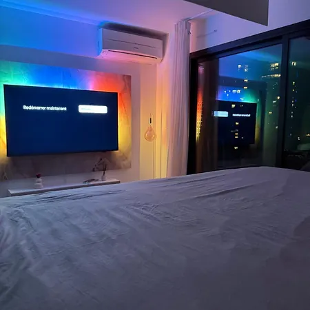 De Luxe Portes De - Vue - Piscine - Wifi Апартаменты *