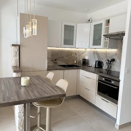 De Luxe Portes De - Vue - Piscine - Wifi アパート