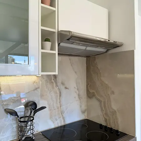 De Luxe Portes De - Vue - Piscine - Wifi