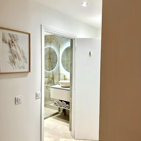 De Luxe Portes De - Vue - Piscine - Wifi