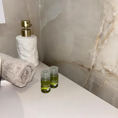 アパート De Luxe Portes De - Vue - Piscine - Wifi *