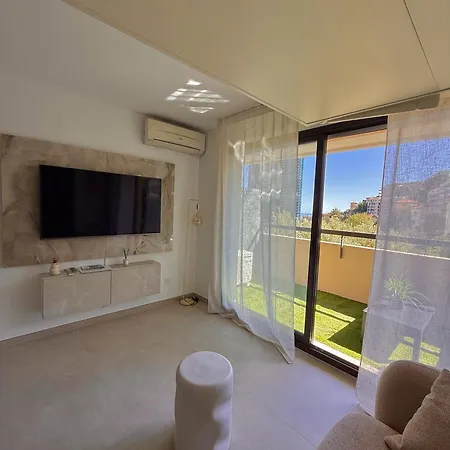 De Luxe Portes De - Vue - Piscine - Wifi Apartment *