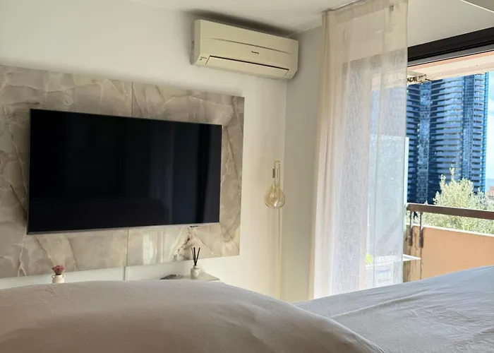 Апартаменты De Luxe Portes De - Vue - Piscine - Wifi *