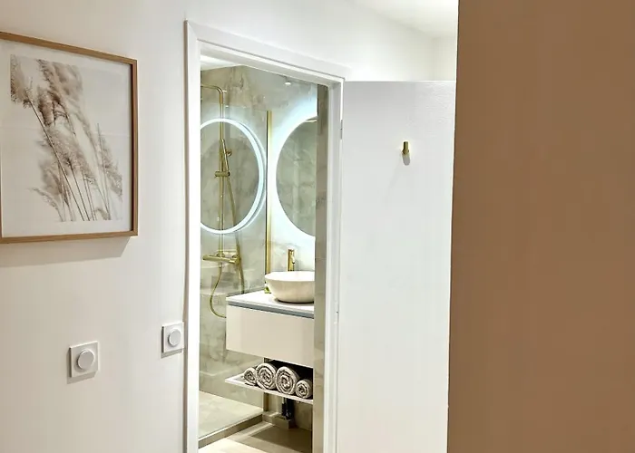 De Luxe Portes De - Vue - Piscine - Wifi